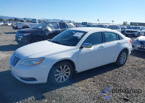 2013 Chrysler 200 Limited из США, поврежденный, VIN 1C3CCBCG6DN623564